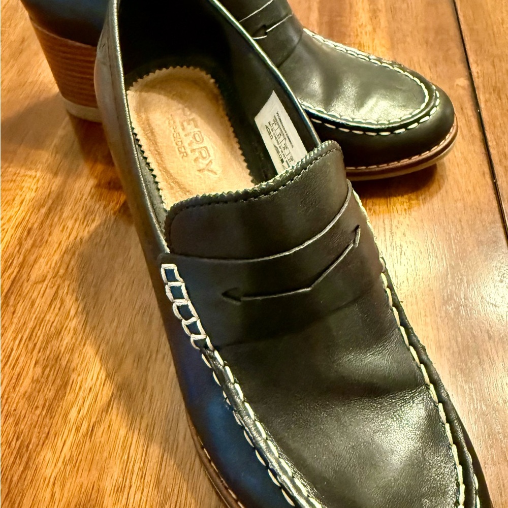 Sperry Women’s Black Leather Loafers